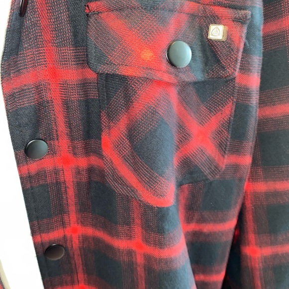 Active Jacket - Picture 3 of 6